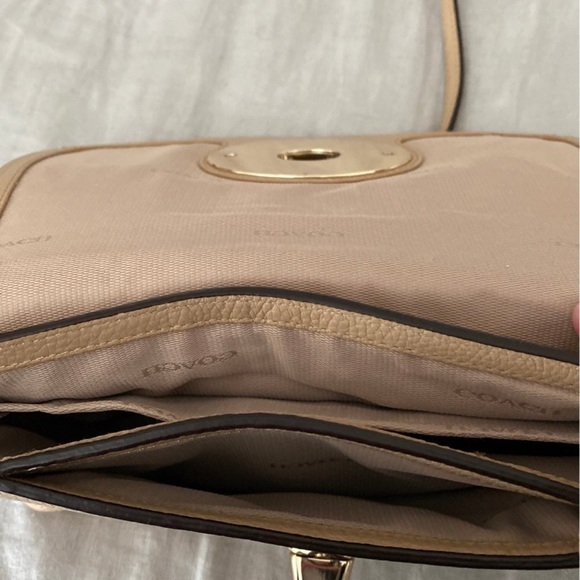 Coach - Picture 11 of 12